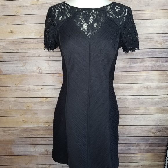 Nue by Shani Dresses & Skirts - Nue By Shani XS Black Lace Fitted Mini Dress